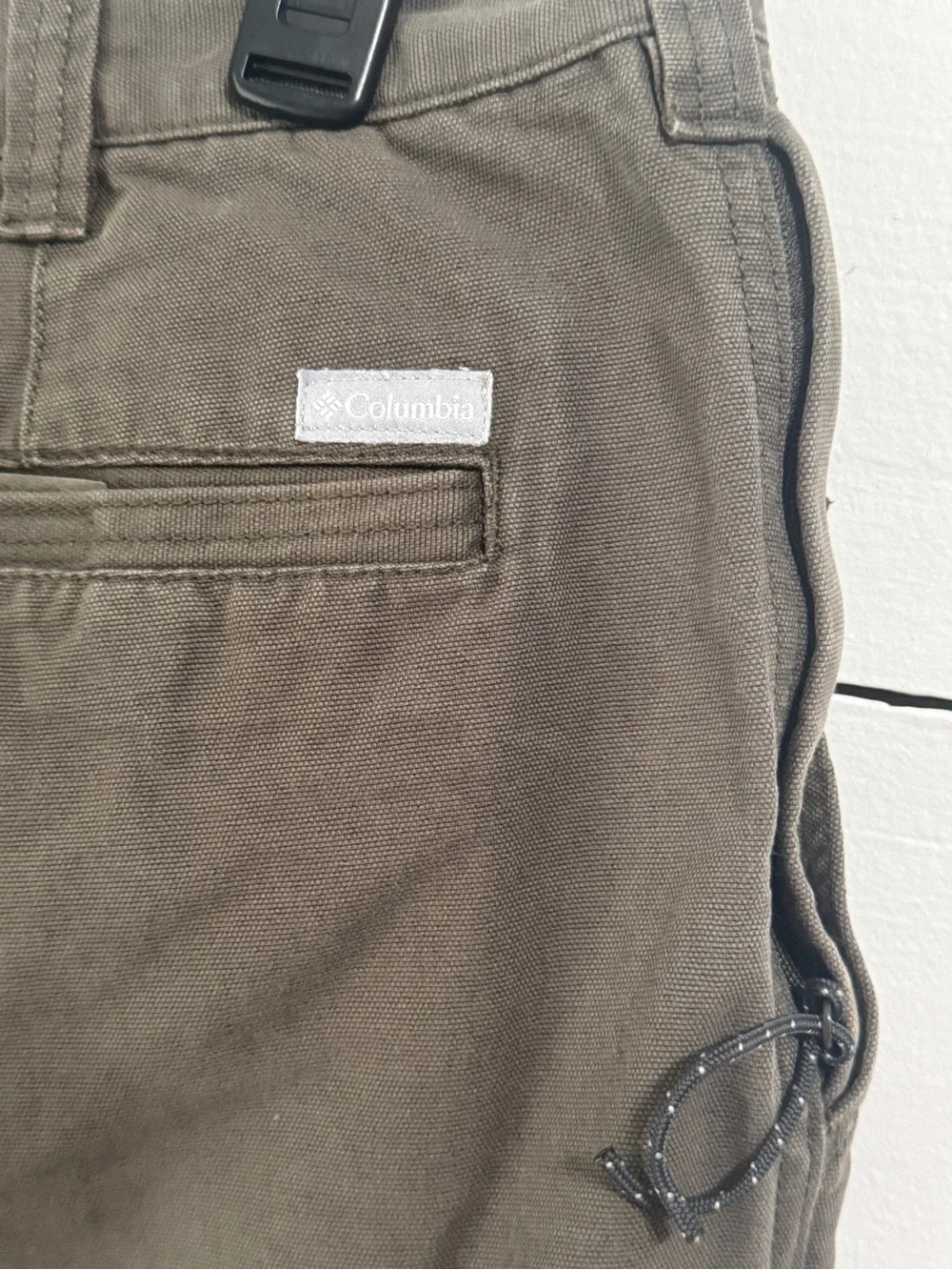 Columbia Men's Olive Green Chino Pants
